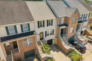 6837 Malton Ct, Centreville, VA 20121 - Photo 4