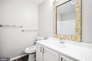13593 Beckingham Dr, Herndon, VA 20171 - Photo 20