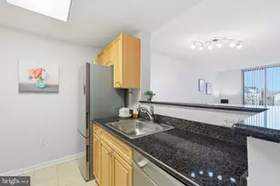 2726 Gallows Rd, Vienna, VA 22180 - Photo 12