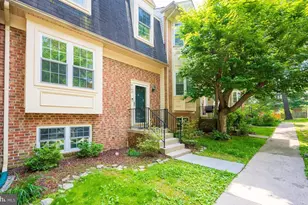 6168 Forest Creek Ct, Springfield, VA 22152 - Photo 2
