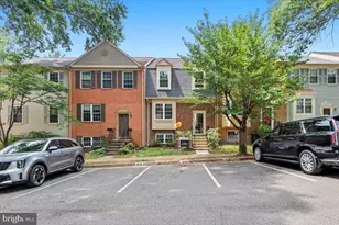 6168 Forest Creek Ct, Springfield, VA 22152 - Photo 2
