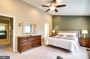 6149 Green Hollow Ct, Springfield, VA 22152 - Photo 14