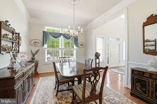 7805 Rose Garden Ln, Springfield, VA 22153 - Photo 16