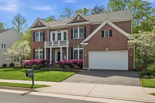 7805 Rose Garden Ln, Springfield, VA 22153 - Photo 2