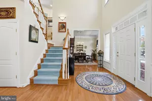7805 Rose Garden Ln, Springfield, VA 22153 - Photo 12