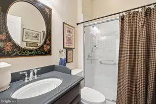 7805 Rose Garden Ln, Springfield, VA 22153 - Photo 36