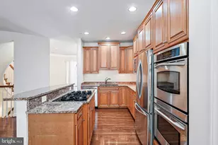 7720 Spoleto Ln, McLean, VA 22102 - Photo 14