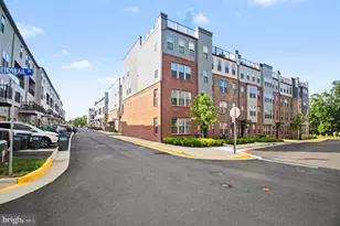 2430 Silver Line Aly, Herndon, VA 20171 - Photo 2