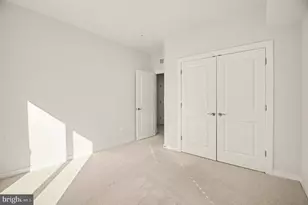 2430 Silver Line Aly, Herndon, VA 20171 - Photo 14