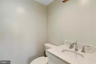6621 Wakefield Dr, Alexandria, VA 22307 - Photo 14