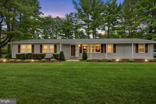 10818 Oldfield Dr, Reston, VA 20191 - Photo 2