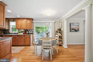 10818 Oldfield Dr, Reston, VA 20191 - Photo 14