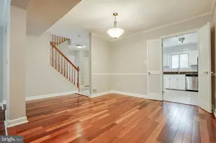 10301 Cherry View Ct, Oakton, VA 22124 - Photo 4