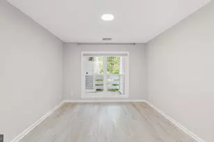 10300 Appalachian Cir, Oakton, VA 22124 - Photo 12