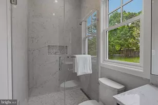 7820 Calpurnia Ct, McLean, VA 22102 - Photo 10