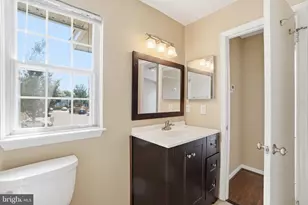 8633 Beekman Pl, Alexandria, VA 22309 - Photo 16
