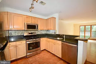 4323 Runabout Ln, Fairfax, VA 22030 - Photo 2