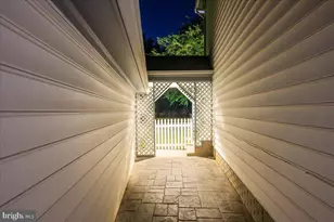 11057 Bishopsgate Ct, Reston, VA 20194 - Photo 8