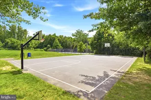 4127 Fountainside Ln, Fairfax, VA 22030 - Photo 36