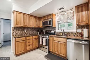 4555 Lantern Pl, Alexandria, VA 22306 - Photo 12