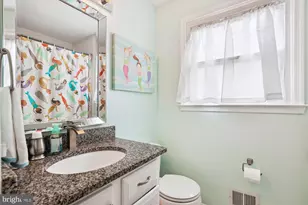 4555 Lantern Pl, Alexandria, VA 22306 - Photo 20