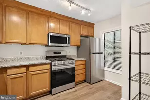 2251 Hunters Run Dr, Reston, VA 20191 - Photo 20