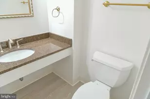 8340 Greensboro Dr, McLean, VA 22102 - Photo 16