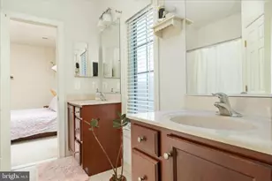 8906 Laurel Overlook Dr, Lorton, VA 22079 - Photo 30