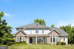 8906 Laurel Overlook Dr, Lorton, VA 22079 - Photo 2
