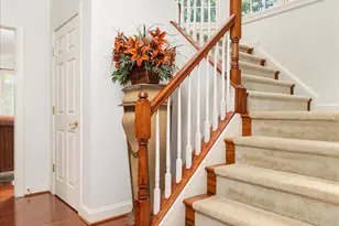8906 Laurel Overlook Dr, Lorton, VA 22079 - Photo 6