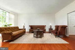 8906 Laurel Overlook Dr, Lorton, VA 22079 - Photo 8