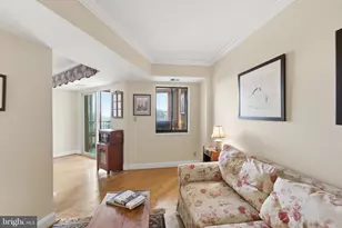 5902 Mount Eagle Dr, Alexandria, VA 22303 - Photo 10