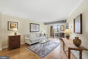 5902 Mount Eagle Dr, Alexandria, VA 22303 - Photo 4