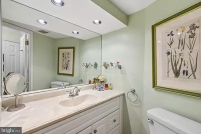 5902 Mount Eagle Drive #703, Alexandria, VA 22303 - Photo 12