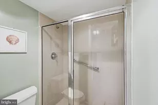5902 Mount Eagle Dr, Alexandria, VA 22303 - Photo 16