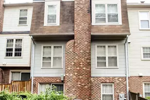 7877 Hampton Village Pass, Annandale, VA 22003 - Photo 2
