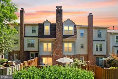 7877 Hampton Village Pass, Annandale, VA 22003 - Photo 2