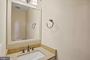3915 Green Look Ct, Fairfax, VA 22033 - Photo 10
