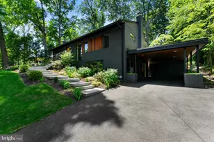 6340 Waterway Dr, Falls Church, VA 22044 - Photo 2