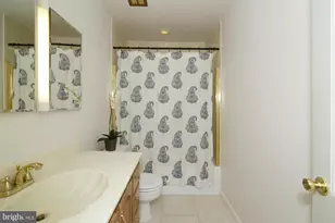 8947 Colesbury Pl, Fairfax, VA 22031 - Photo 18