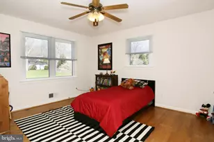 8947 Colesbury Pl, Fairfax, VA 22031 - Photo 16