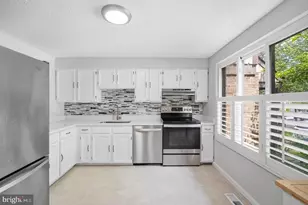 5851 Jacksons Oak Ct, Burke, VA 22015 - Photo 6