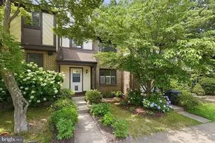 5851 Jacksons Oak Ct, Burke, VA 22015 - Photo 2