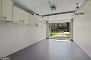 8908 Charles Augustine Dr, Alexandria, VA 22308 - Photo 24