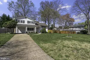 8908 Charles Augustine Dr, Alexandria, VA 22308 - Photo 2