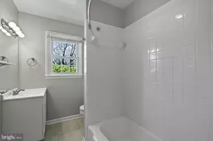 8908 Charles Augustine Dr, Alexandria, VA 22308 - Photo 20