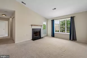 7822 Harrowgate Cir, Springfield, VA 22152 - Photo 4