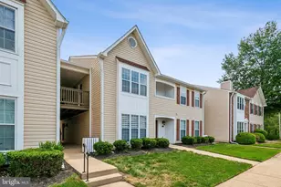 7822 Harrowgate Cir, Springfield, VA 22152 - Photo 2