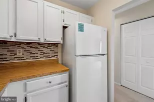 7822 Harrowgate Cir, Springfield, VA 22152 - Photo 12