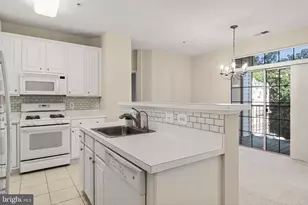 11575 Cavalier Landing Ct, Fairfax, VA 22030 - Photo 4